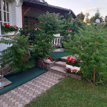 ágnes Nyaralóház Сasa de vacaciones *